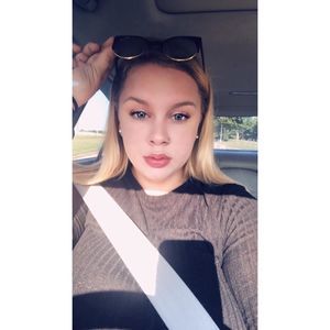 Meet your Posher, Kendra